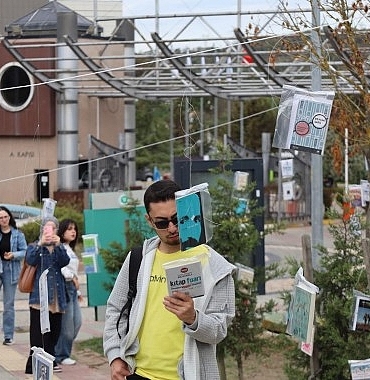 kocaeli-universitesinde-kitaplar-dalindan-toplandi.jpg