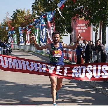 kocaelide-binler-cumhuriyete-kosacak.jpg