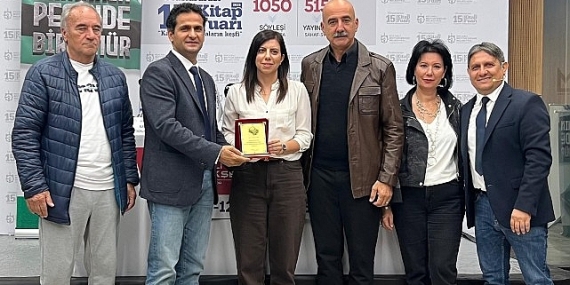 Körfez’in eski oyuncusu Orhan Ak, Kitap Fuarı’nda açıkladı;  “Kocaelispor sayesinde var oldum”