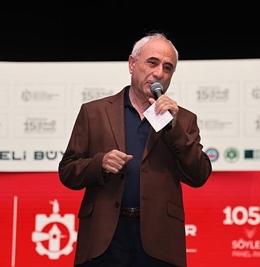 nurullah-gencten-kocaeli-kitap-fuarinda-hafizalara-kazinan-soylesi-bir-tas-attilar-dunya-yerinden-oynadi.jpg