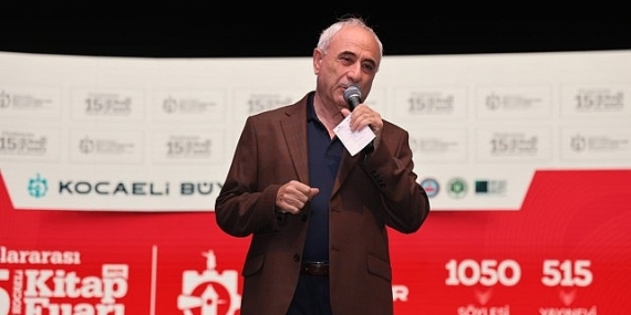 Nurullah Genç’ten Kocaeli Kitap Fuarı’nda hafızalara kazınan söyleşi;  “Bir taş attılar, dünya yerinden oynadı”