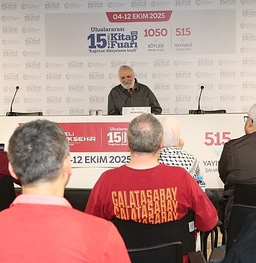 oyuncu-kacan-kitap-fuari-geliserek-buyumus.jpg