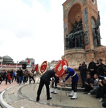 taksimde-cumhuriyetin-102-yil-kutlamasi.jpg