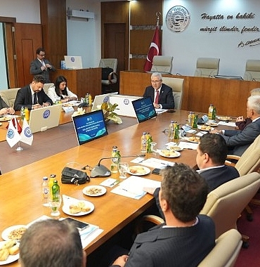 tohumculuk-sektorunun-temsilcileri-ege-universitesinde-bir-araya-geldi.jpg