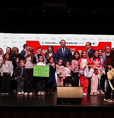 turk-dunyasinin-gelecegi-kitap-fuarinda-konusuldu.jpg