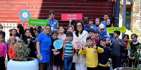 Türkan Şoray TEGV’in 30. yılına anlam kattı: “Eğitim bir toplumun geleceğini aydınlatan en güçlü ışıktır”