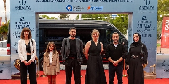 Ulusal Yarışmanın İki Finalisti; “Tavşan İmparatorluğu” ve “Aldığımız Nefes” Antalya’da Seyirciyle Buluştu