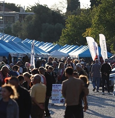 vii-geleneksel-uluslararasi-didim-zeytin-festivali-renkli-goruntulere-sahne-oldu.jpg