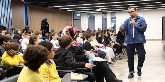 Yazar Basılı, Kitap Fuarı’nda çocukları eğlendirdi