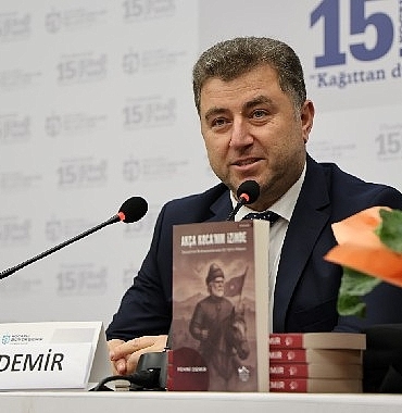 yerel-yazar-ve-sairler-fuarda-sahneye-cikti.jpg