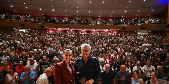 Zülfü Livaneli okurlarıyla buluştu