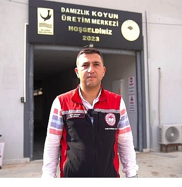 aliagada-ureticiye-destek-suruyor-hibeli-koyun-ve-koclar-ureticilere-teslim-edildi.jpg