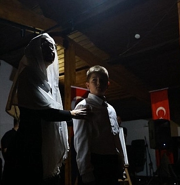 ataturk-efes-selcukta-sarkilar-ve-siirlerle-anildi.jpg