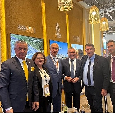 baskan-topaloglu-londra-uluslararasi-turizm-fuarinda.jpg