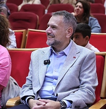 bayrampasa-belediyesinin-cocuk-senliginde-doyasiya-eglence.jpg