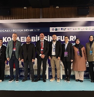 bilisim-fuarinda-gelecegin-teknolojileri-konusuldu.jpg