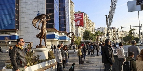 Binlerce Karşıyakalı “Ata’ya Saygı Zinciri” oluşturacak