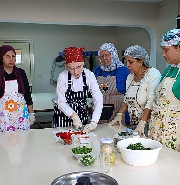bucali-kadinlar-evka-1-semt-evinde-dunya-mutfagiyla-bulusuyor.jpg