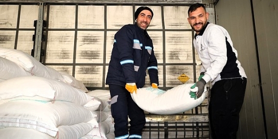 Büyükşehir’den arıcılara yüzde 50 hibeli arı yemi