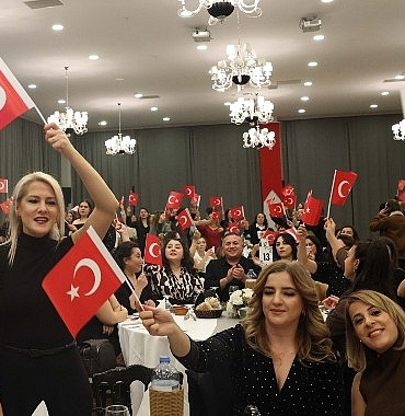 cankayali-ogretmenler-24-kasim-yemeginde-bulustu.jpg
