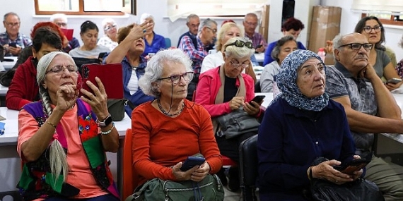 Dijital çağın kapıları yaş almış bireylere açılıyor