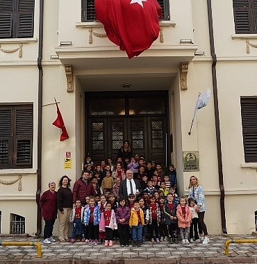 edremit-belediyesi-ataturk-kultur-evine-ziyaretci-akini.jpg