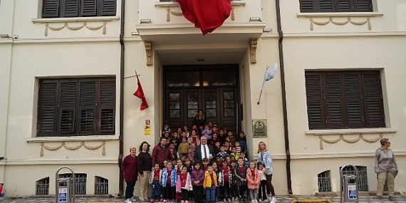 Edremit Belediyesi Atatürk Kültür Evi’ne ziyaretçi akını