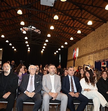eib-moda-tasarim-yarismasinda-20-yil-coskusu.jpg
