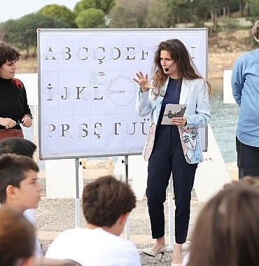 harflerin-cesmesi-calismasi-harf-devriminin-yil-donumunde-tanitildi.jpg