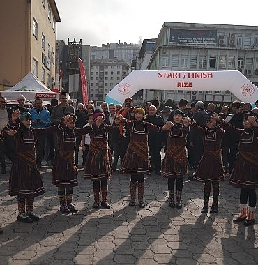 horonun-ritmiyle-adrenalin-bulustu.jpg