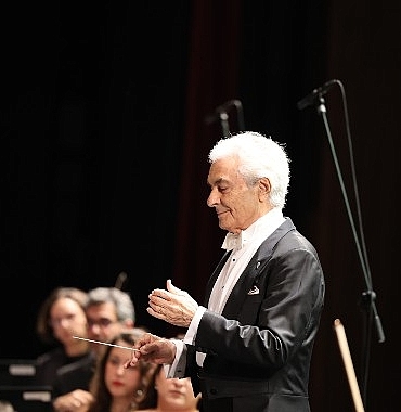 idso-denizbank-konserlerinde-ogretmenlere-adanmis-bir-gece.jpg