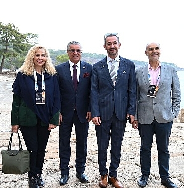 is-dunyasi-kemerde-bir-araya-geldi.jpg