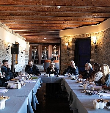 izmir-sehir-tiyatrolari-danisma-kurulu-toplandi.jpg