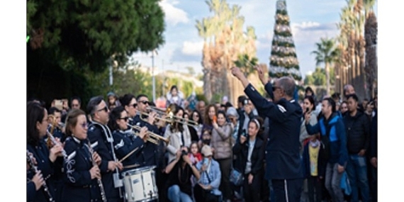 İzmir, yeni yılı rengarenk bir festivalle karşılıyor