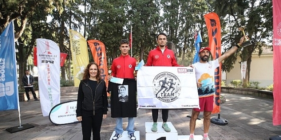 Karşıyaka’da 1500 kişi Ata’dan Ana’ya koştu!