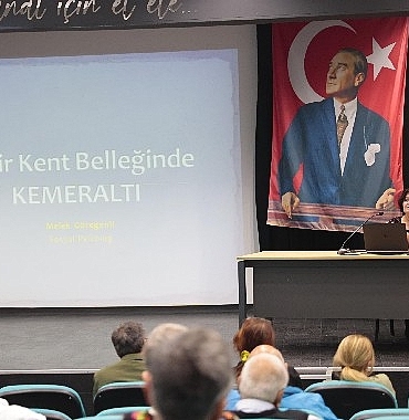 kemeraltinin-kent-kimligindeki-rolu-kulturel-miras-soylesilerinde-ele-alindi.jpg