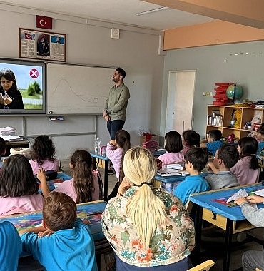 kocaelide-atiklar-sanata-donustu.jpg