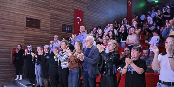Konak Ata’sını duygu dolu oratoryo ile andı