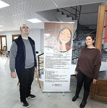 mendereste-otizmli-tugcandan-resim-sergisi.jpg