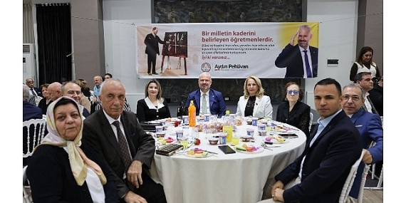Menemen’de Öğretmenler Günü, dayanışma ve coşkuyla kutlandı