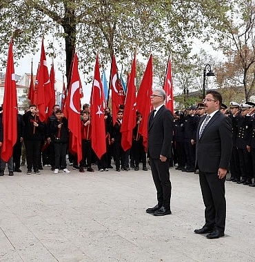 mudanya-tek-yurek-ataturku-andi.jpg