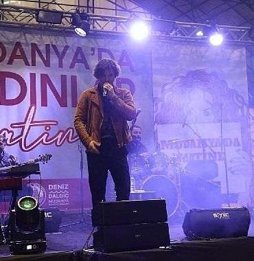 mudanyada-kadinlar-matinesi.jpg