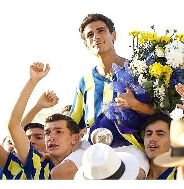 netflix-futbol-tarihine-damgasini-vuran-lefter-kucukandonyadisin-hayatina-odaklanan-filmi-lefter-bir-ordinaryus-hikayesinin-fragmanini-paylasti.jpg