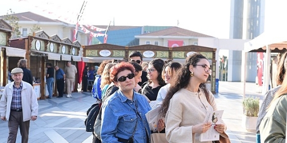 Osmangazi Kitap Fuarı’na İlgi Artarak Devam Ediyor