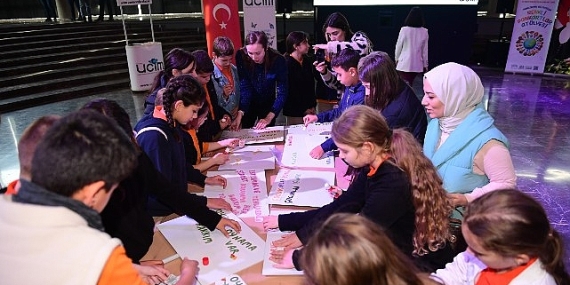 Osmangazi’de Çocuk Hakları Günü Renkli Pankartlarla Kutlandı
