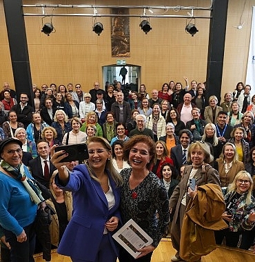ozlem-gurses-bakirkoyde-umudu-konustu.jpg