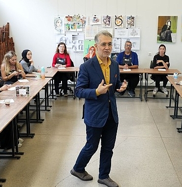 ressam-cemal-toy-renklerin-sifasini-kocaeliye-tasidi.jpg