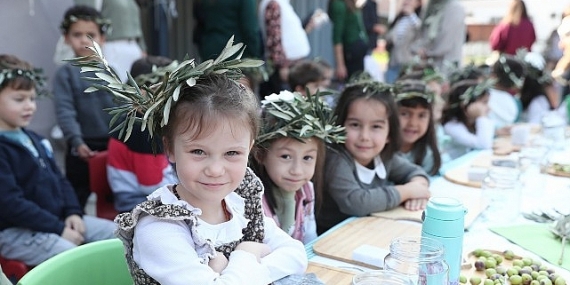 Şakran’da 6. Geleneksel Zeytin Kırma Şenliği Düzenlendi