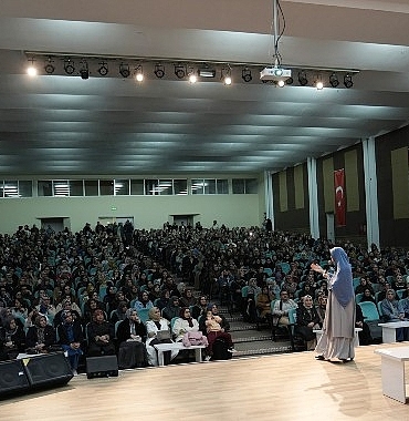 sehir-konferanslari-ile-sevilen-isimler-konyalilarla-bulusuyor.jpg