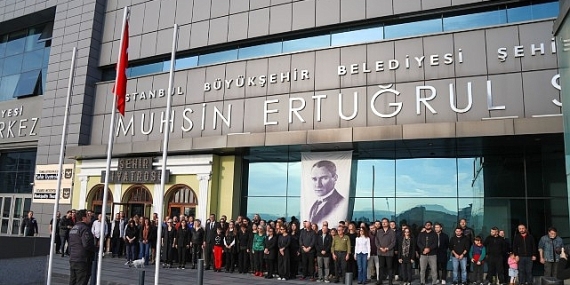 Şehir Tiyatroları Atatürk’ün Çocukluğunu “Merhaba Çocuk”la Anlattı